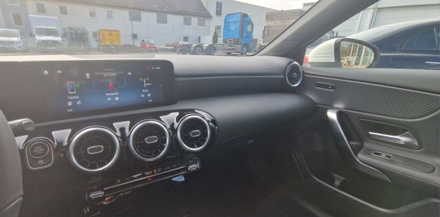 A 180 Progressive (EURO6e) Navi/Autom./Klima/LED