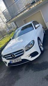 Mercedes-Benz 220 - Mercedes-Benz 220: Weiß