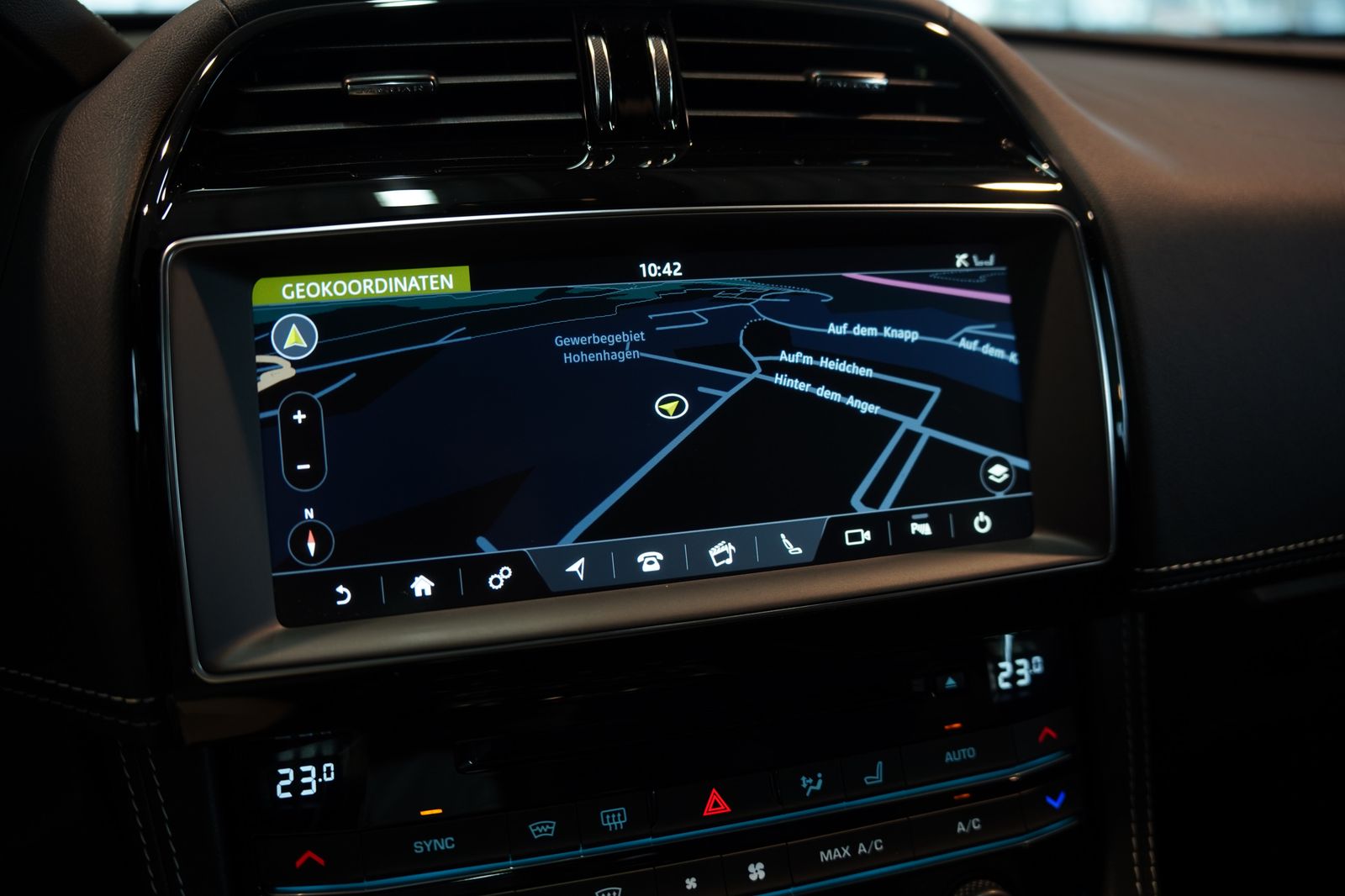 Jaguar F Pace