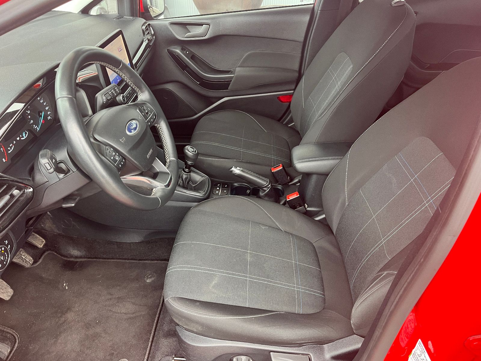 Fahrzeugabbildung Ford Fiesta Cool & Connect Navi/Sitzh./Parkpilot