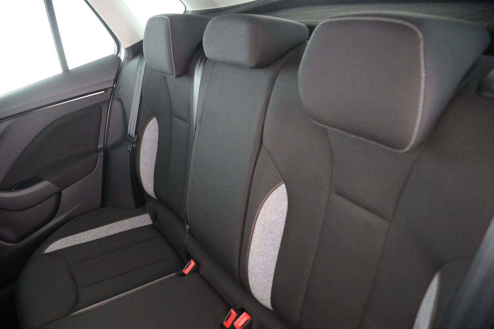Skoda Kamiq 1.5 TSI DSG TOUR | LED | AHK | SITZH. |