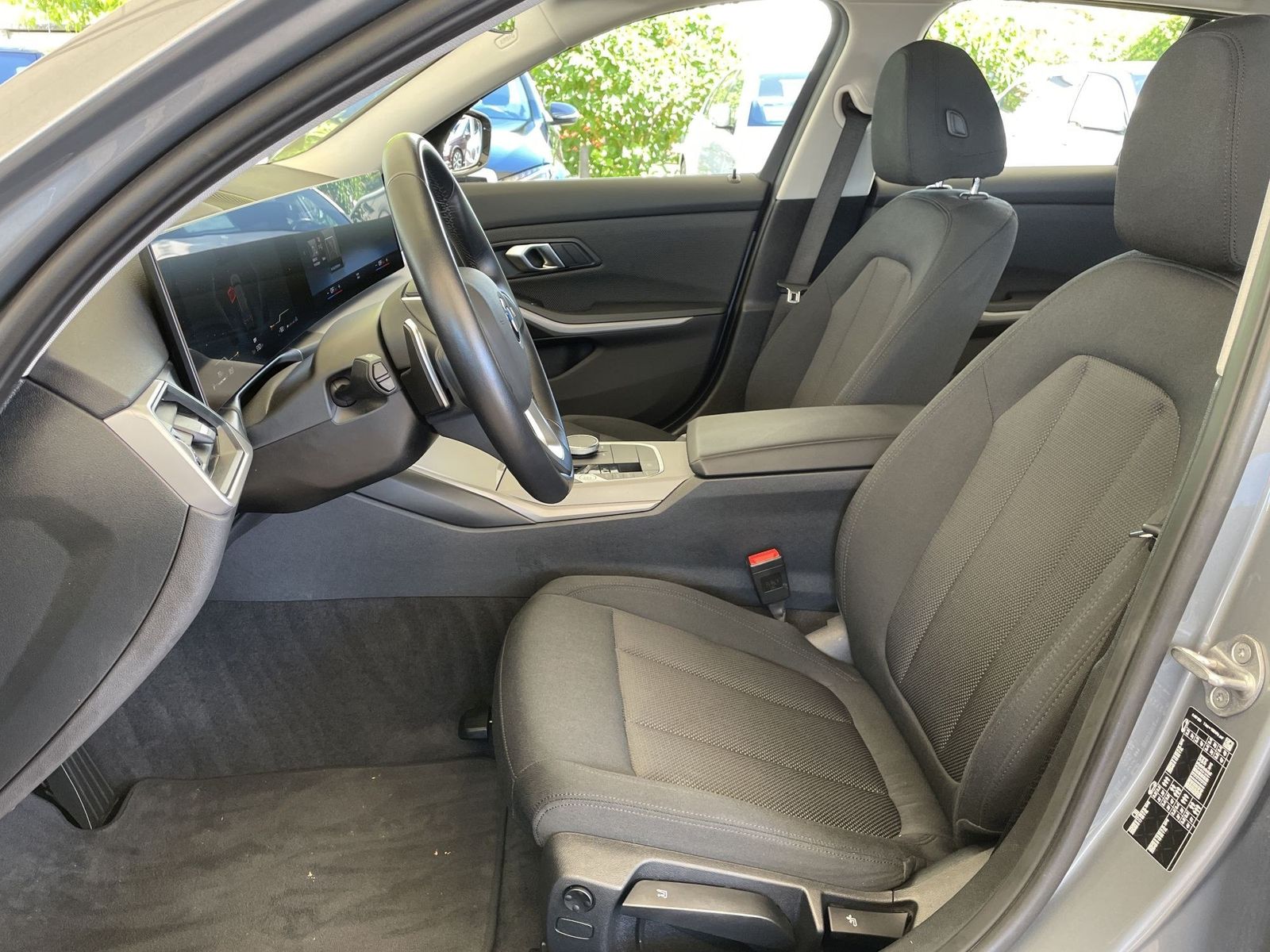 BMW 318d LED LC Plus SHZ PDC Tempo foto 9