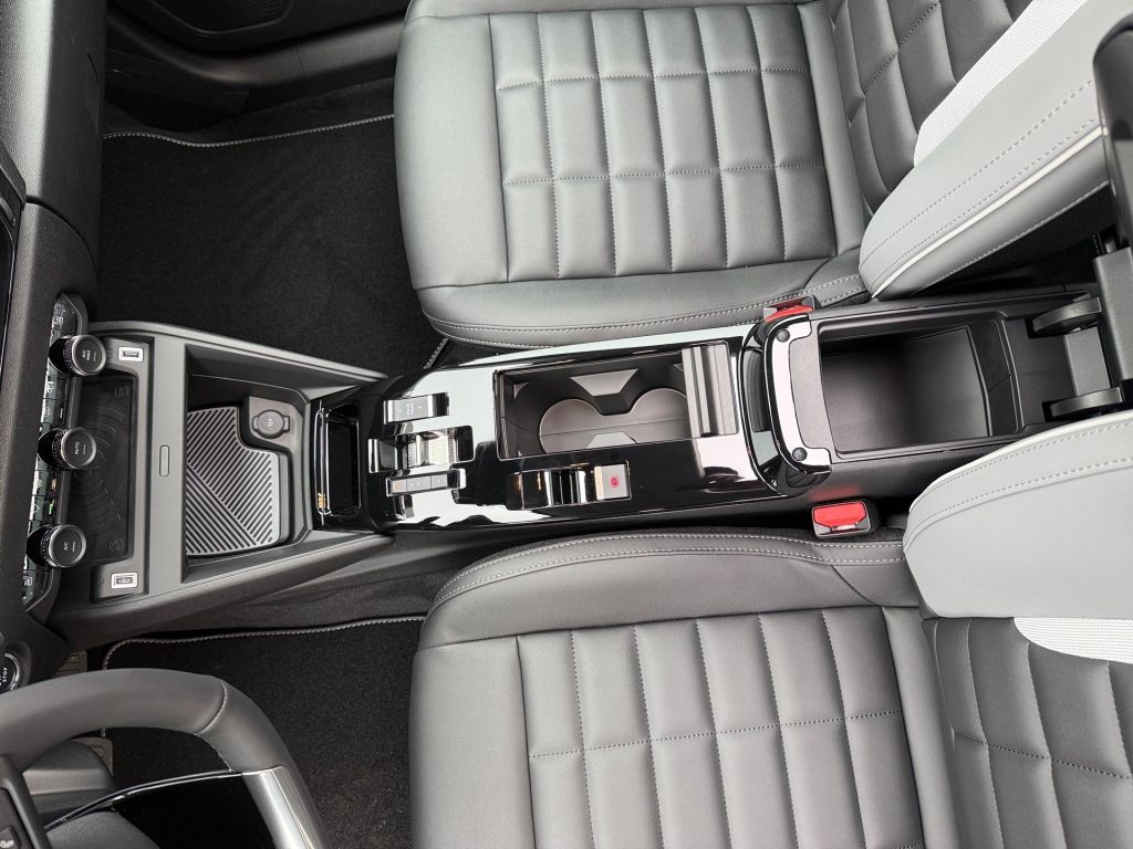 Fahrzeugabbildung Citroën C4 Benziner 130 MAX - Schiebedach/Winter Paket