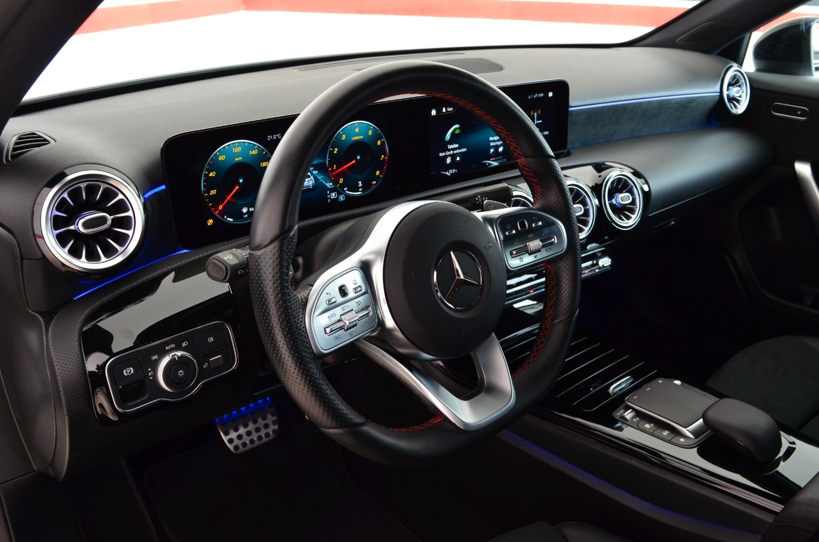 Mercedes-Benz A 220 4Matic AMG | Night | LED | Navi | 18`Alu