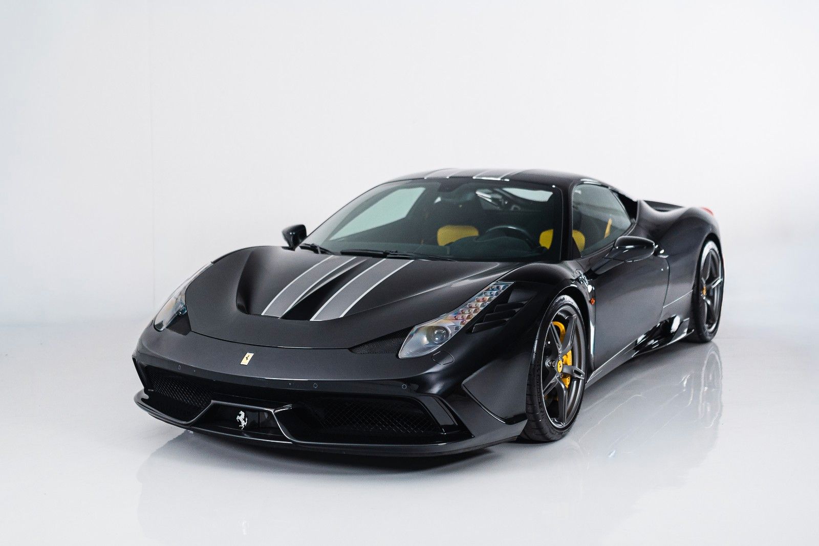 FERRARI 458