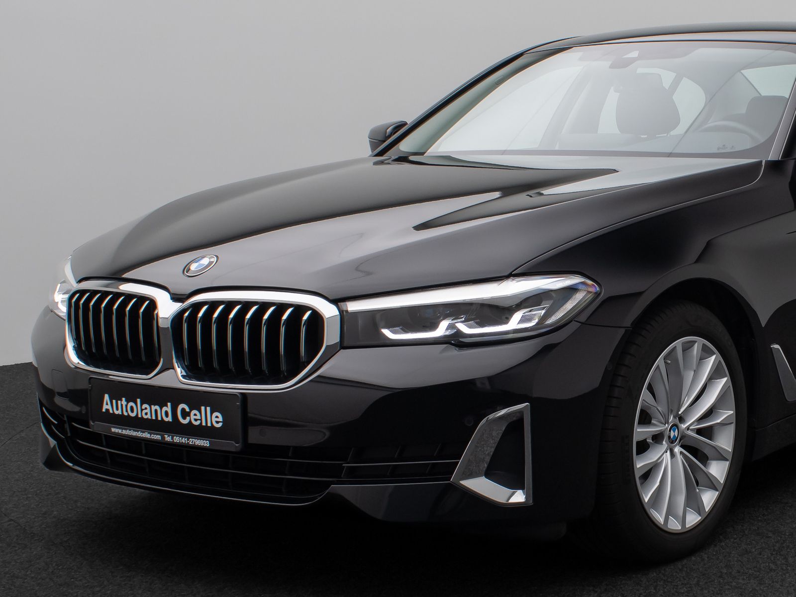 Fahrzeugabbildung BMW 520d Luxury Line Kamera DAB 4xKlima AHK Sport