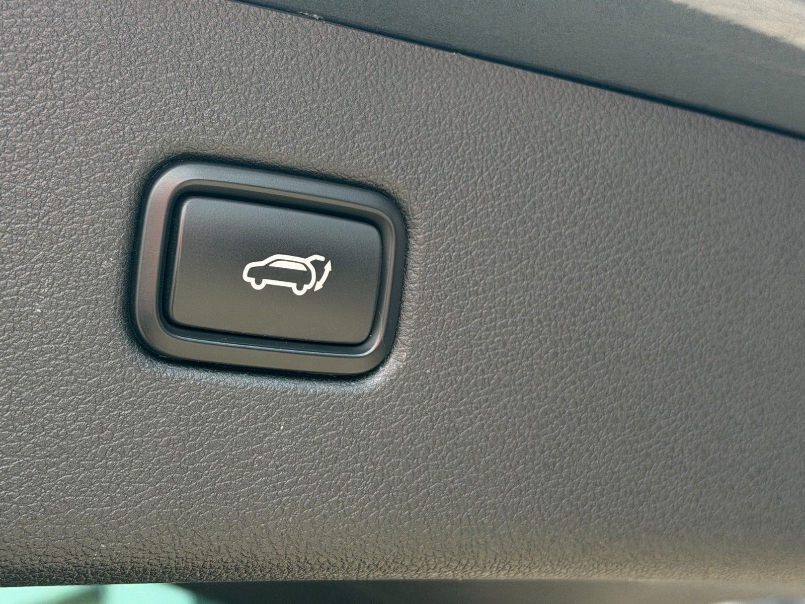 Fahrzeugabbildung Hyundai TUCSON 1.7 CRDi Premium *Totwinkl*8fach*AHK*LED*
