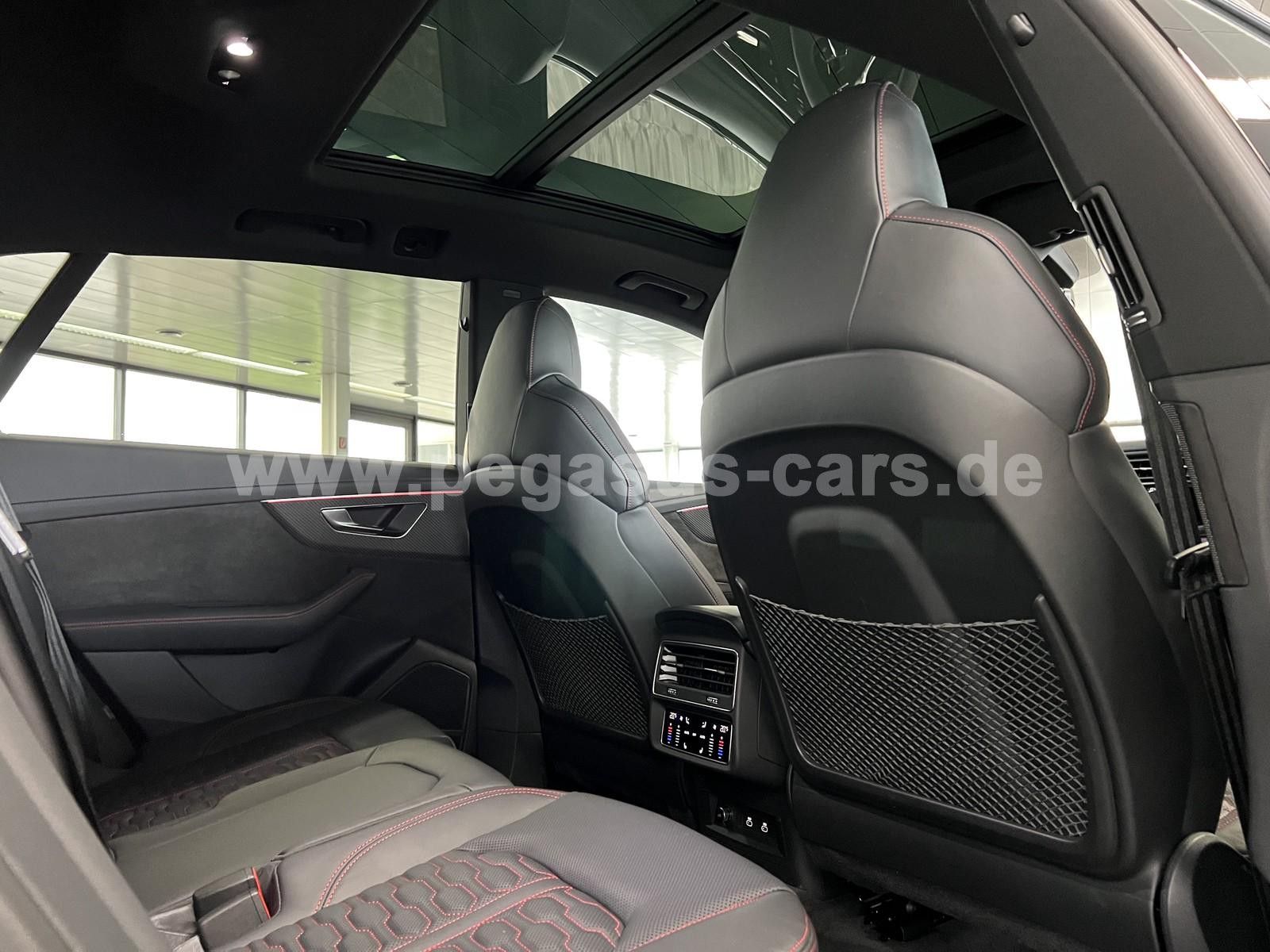 AUDI RSQ8 - 28