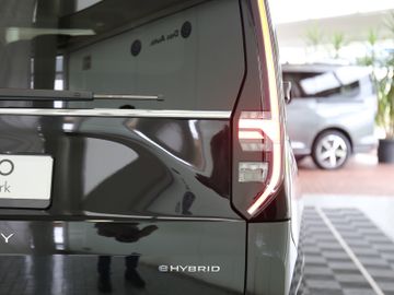 Volkswagen Caddy Maxi eHYBRID STYLE DSG LED ACC KAM 7SITZER