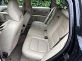 Volvo XC70 D5 AWD Momentum  Automatik AHK - Volvo XC70: Schwarz