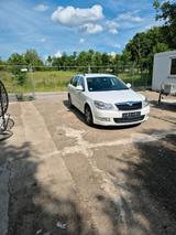 Skoda Octavia 1,4  tsi limitit - Skoda Octavia aus 2012 mit Benzin-Antrieb: Kombi, 1.4
