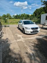 Skoda Octavia 1,4  tsi limitit - Skoda Octavia aus 2012 mit Benzin-Antrieb: Kombi, 1.4