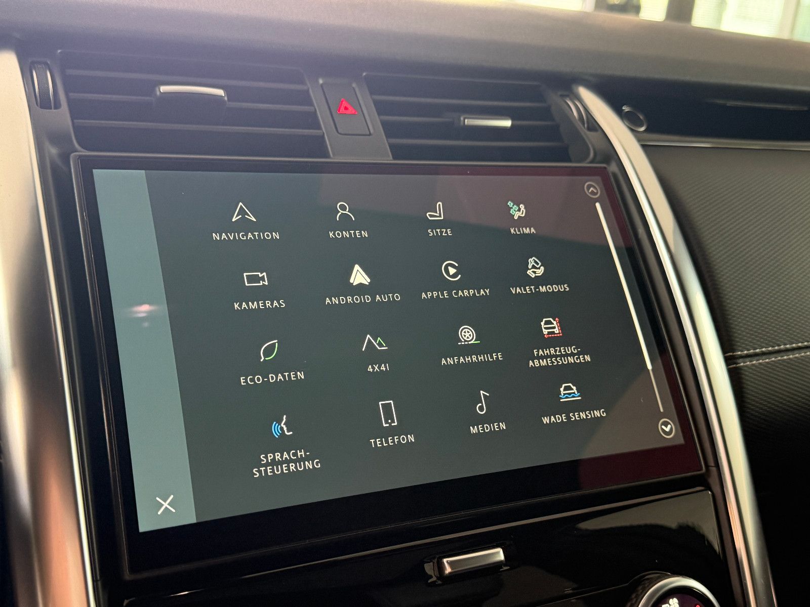 Fahrzeugabbildung Land Rover Discovery 5 R-Dynamic /PANO/MERIDIAN/360°KAM/MEM