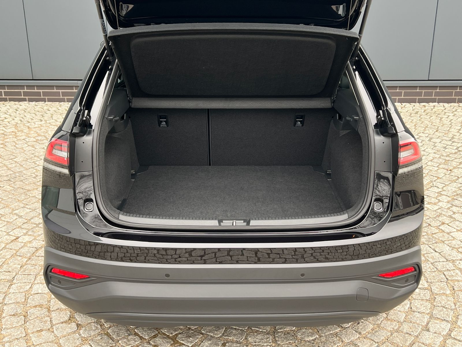 Fahrzeugabbildung Volkswagen Taigo  ENERGY 1.0 TSI DSG *AHK, Ganzjahresreifen