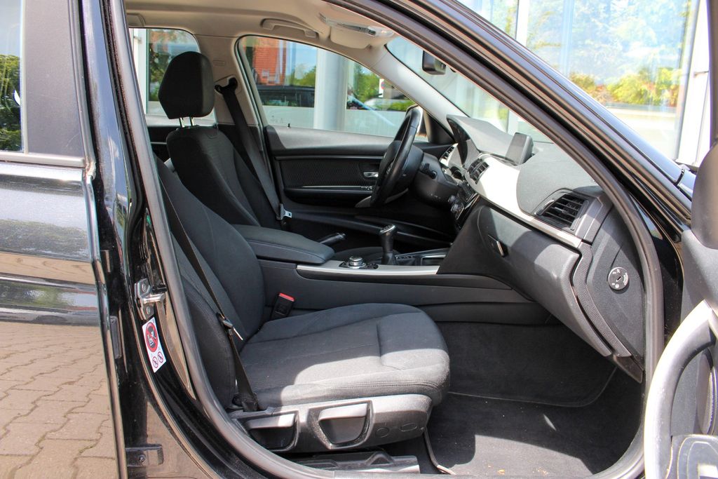 BMW 316d Touring / NAVI BUSINESS / SITZHEIZUNG / PDC BMW 316d Touring / NAVI BUSINESS / SITZHEIZUNG / PDC