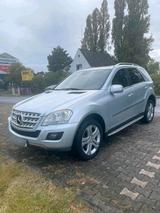 Mercedes-Benz Mercedes ML 300 CDI 4MATIC - gebrauchte Mercedes-Benz ML 300 aus dem Jahr 2010
