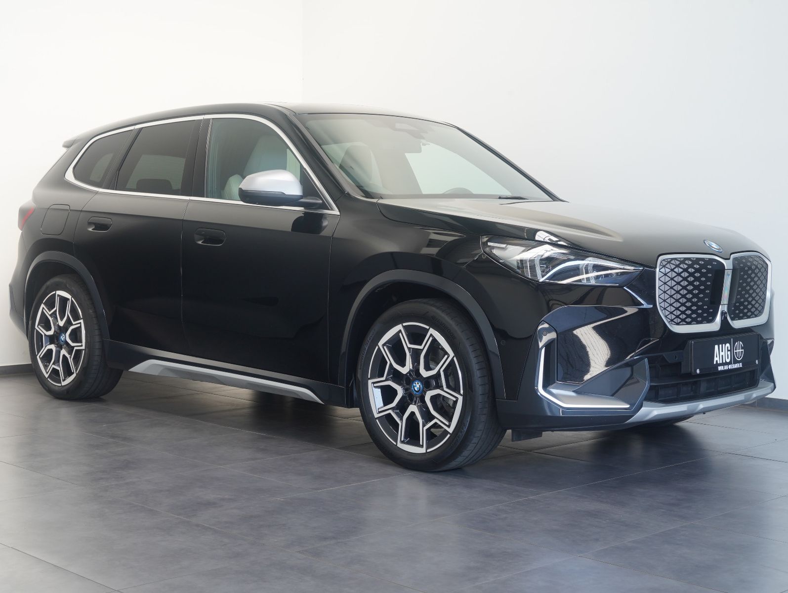 BMW iX1 30 xDrive xLine LED/PANORAMA/HEAD-UP/SOH foto 2