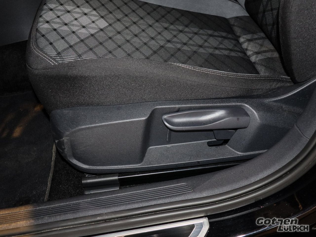 Fahrzeugabbildung Volkswagen Polo R-Line 1.0 TSI Navi IQ.DRIVE