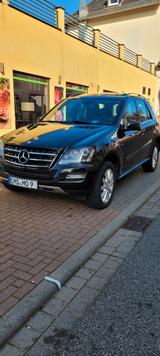 Mercedes-Benz ML 300 CDI 4MATIC BlueEFF. Grand Edition Gra... - Mercedes-Benz ML 300 aus 2011