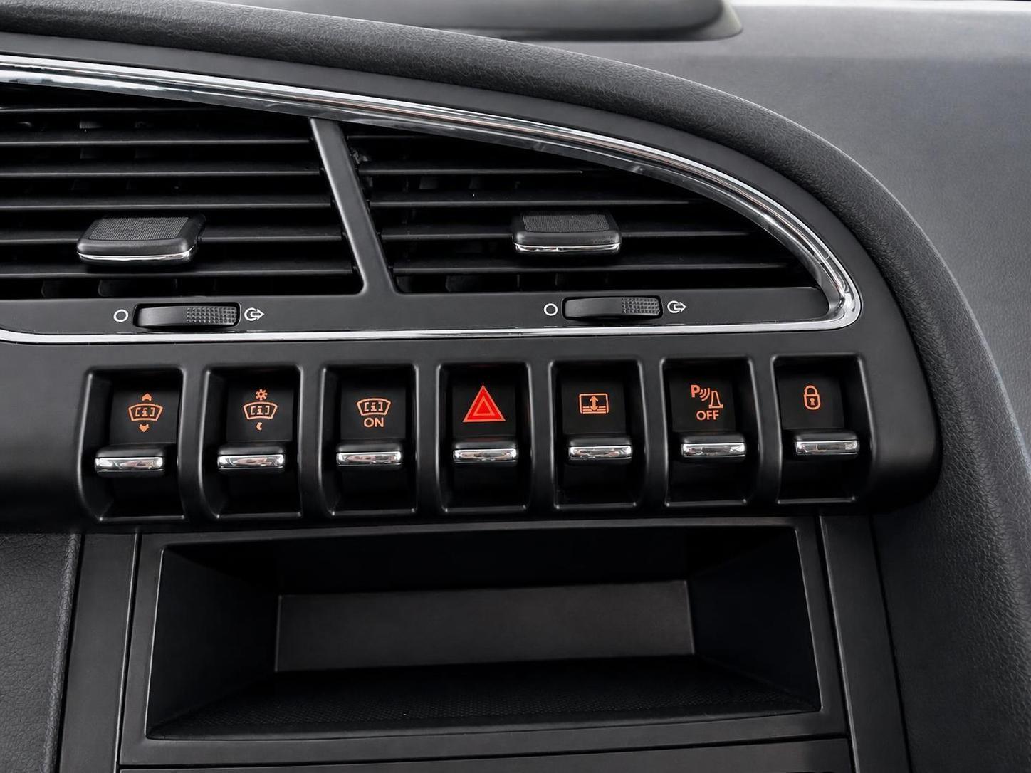 Peugeot 3008 Allure *Pano+ Kamera + TMP + Head Up +Navi