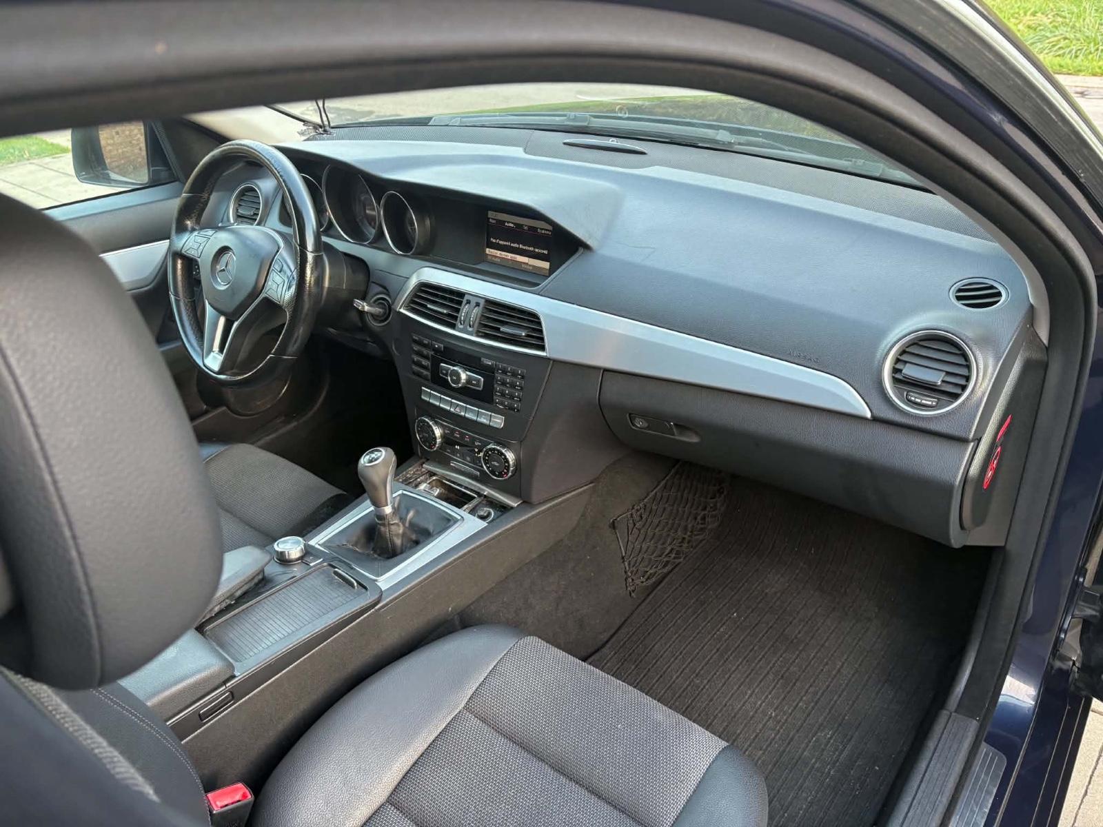 Mercedes-Benz C200 2012 — photo 7