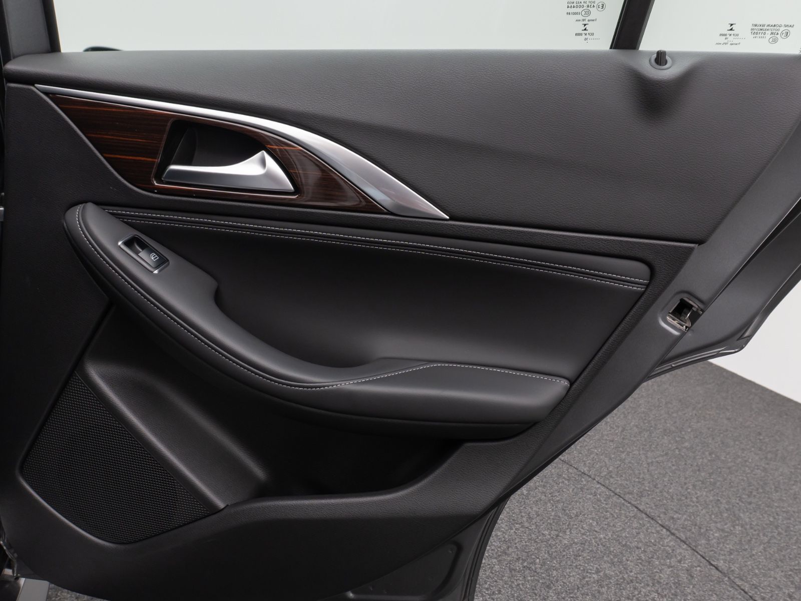 Fahrzeugabbildung Infiniti Q30 2.2 d Premium 360°Panorama Navi Sitzhzg LED