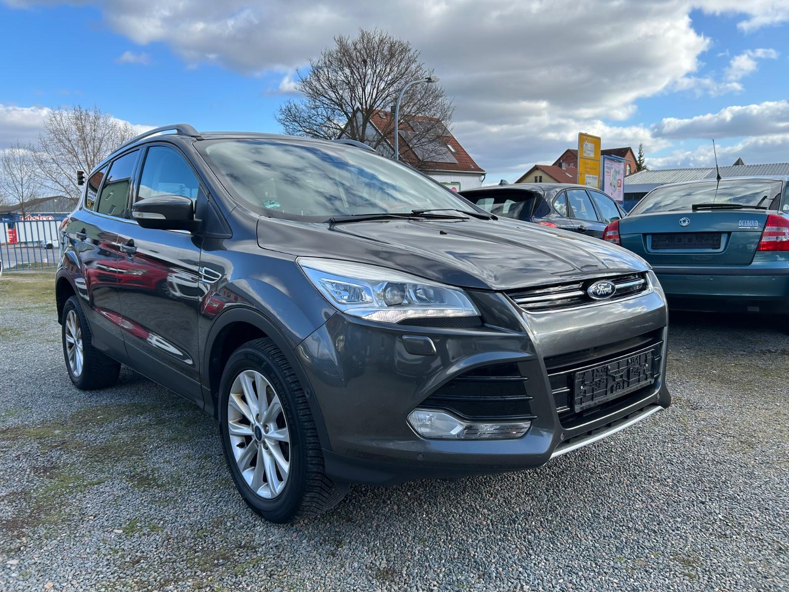 Ford Kuga Titanium Kamera  4X4  TÜV 09/2026