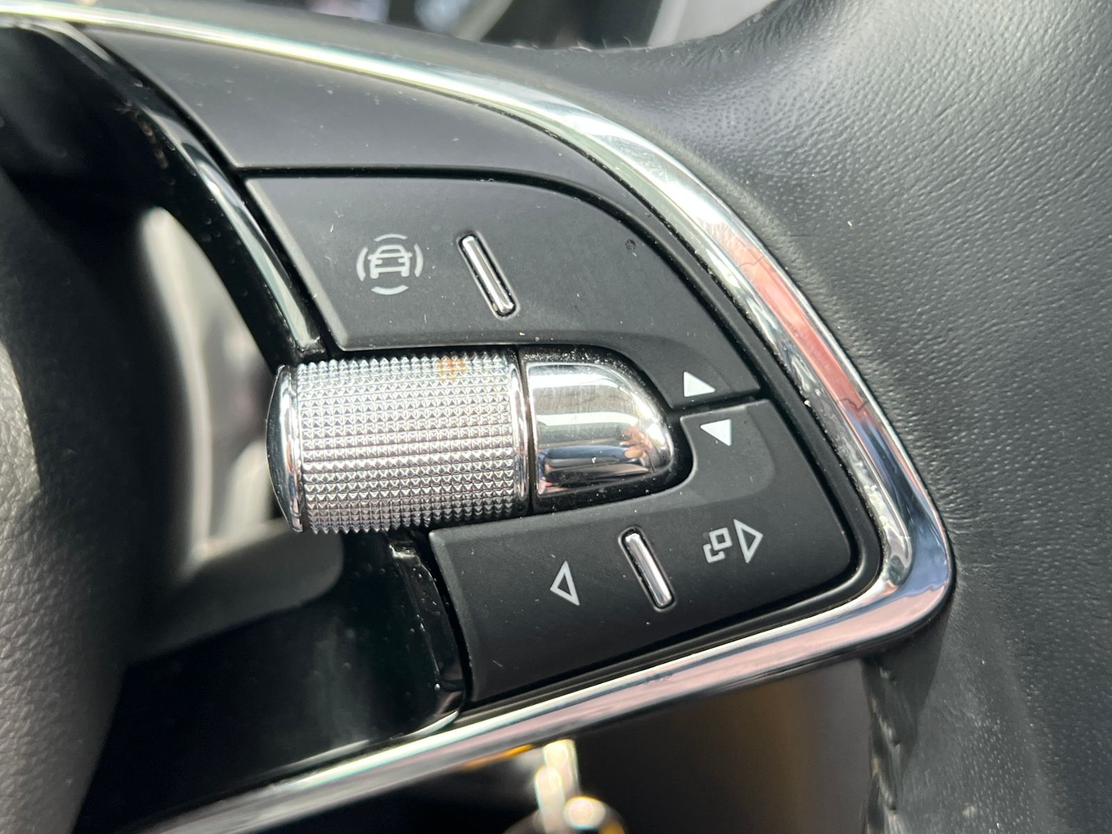 Fahrzeugabbildung SKODA Fabia Combi Clever Best of 1.0 TSI *Bi-LED, Pano