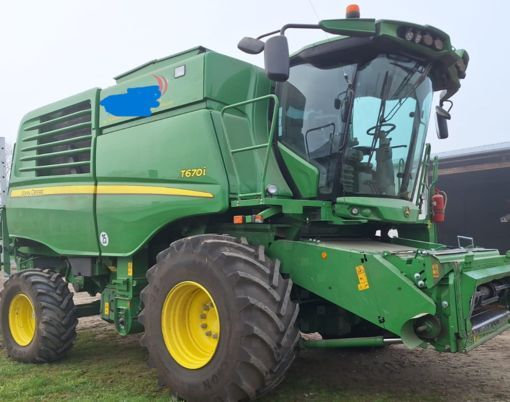 John Deere T670I