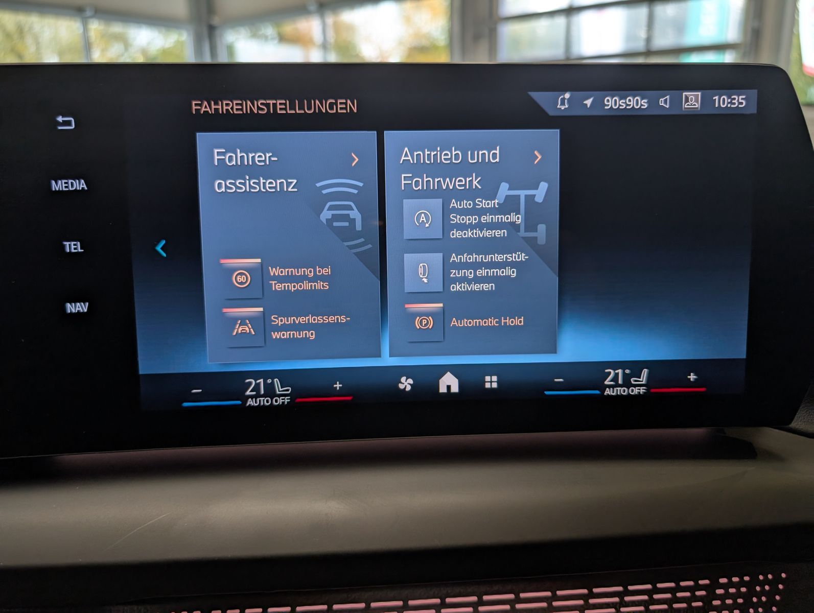 Fahrzeugabbildung BMW 118 d M-Sport Premium Shadow Cam Pano Alcan 18"