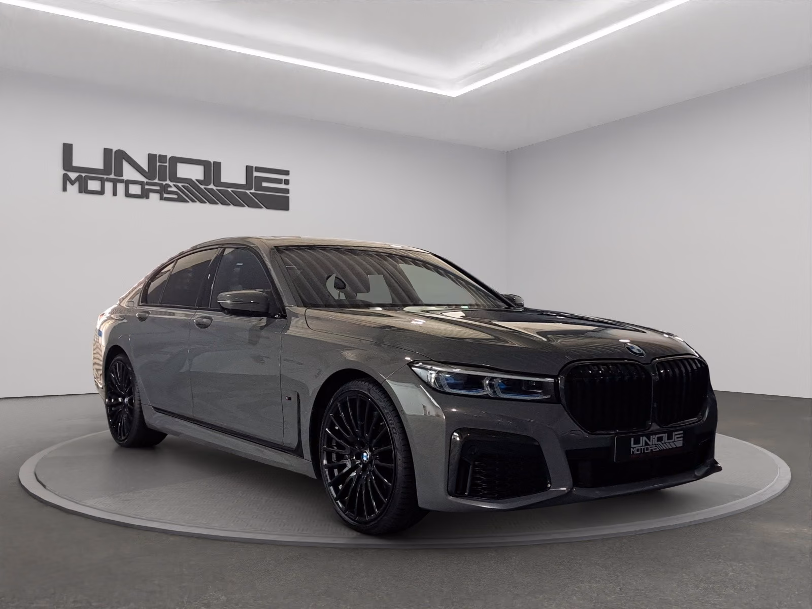 BMW M750 i xDrive M Sport/Standhzg./B&W/AHK/Laser/21