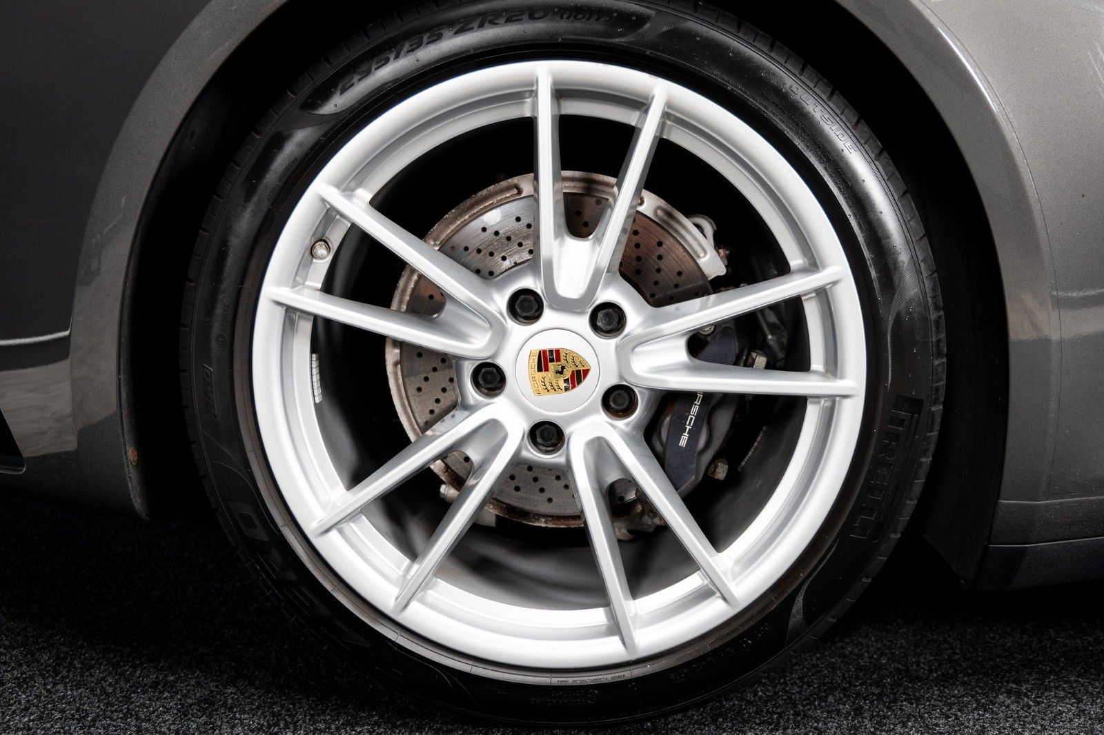 Fahrzeugabbildung Porsche 992 + 1. Hand + 16.050 km + Schiebedach + PDK