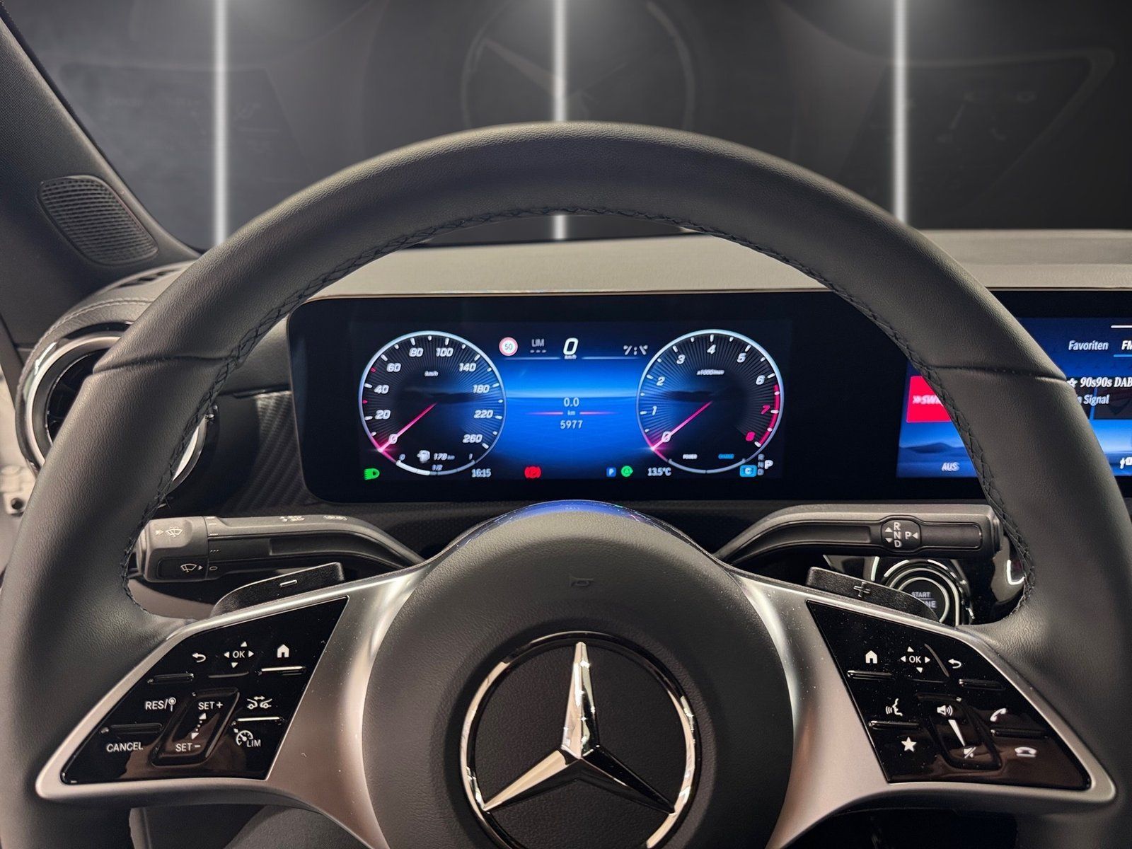 Fahrzeugabbildung Mercedes-Benz CLA 180 Progressive *Kamera*LED*MBUX-Premiu*PDC*
