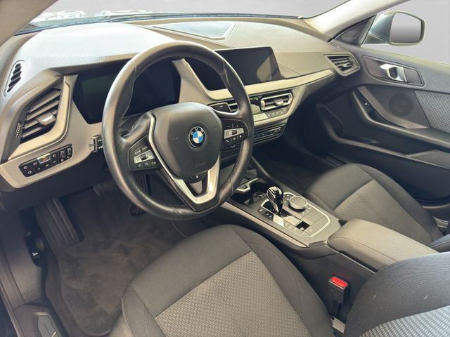 Fahrzeugabbildung BMW 218i Gran Coupé LED+Stop&Go+Kamera+HiFi+Spur