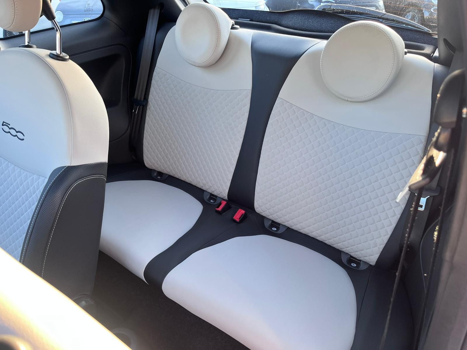 Fahrzeugabbildung Fiat 500 Dolcevita Hybrid