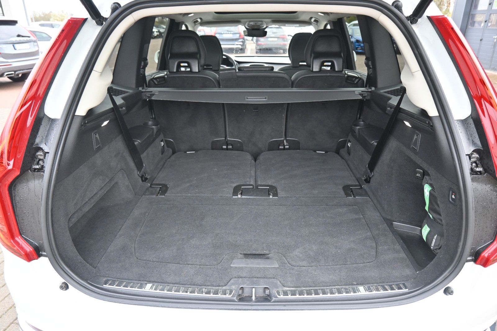 Fahrzeugabbildung Volvo XC90 B5 D AWD Bright*STDHZG*360°*ACC*AHK