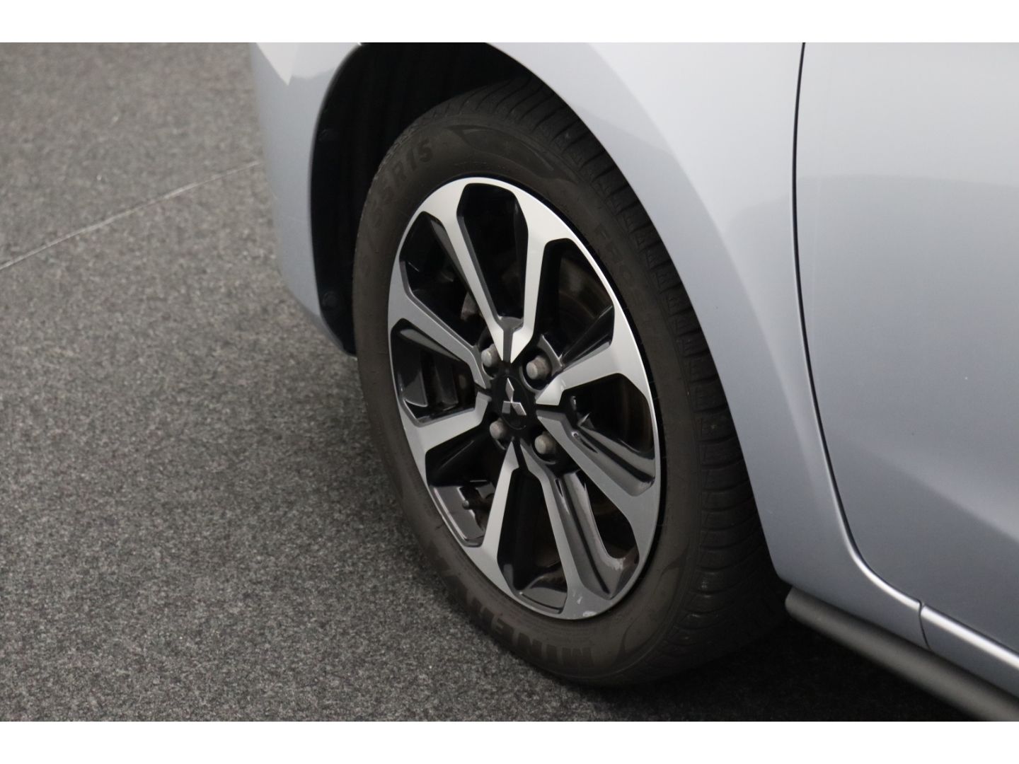 Fahrzeugabbildung Mitsubishi Space Star Select+ Garantie Klima Temp AppleCP
