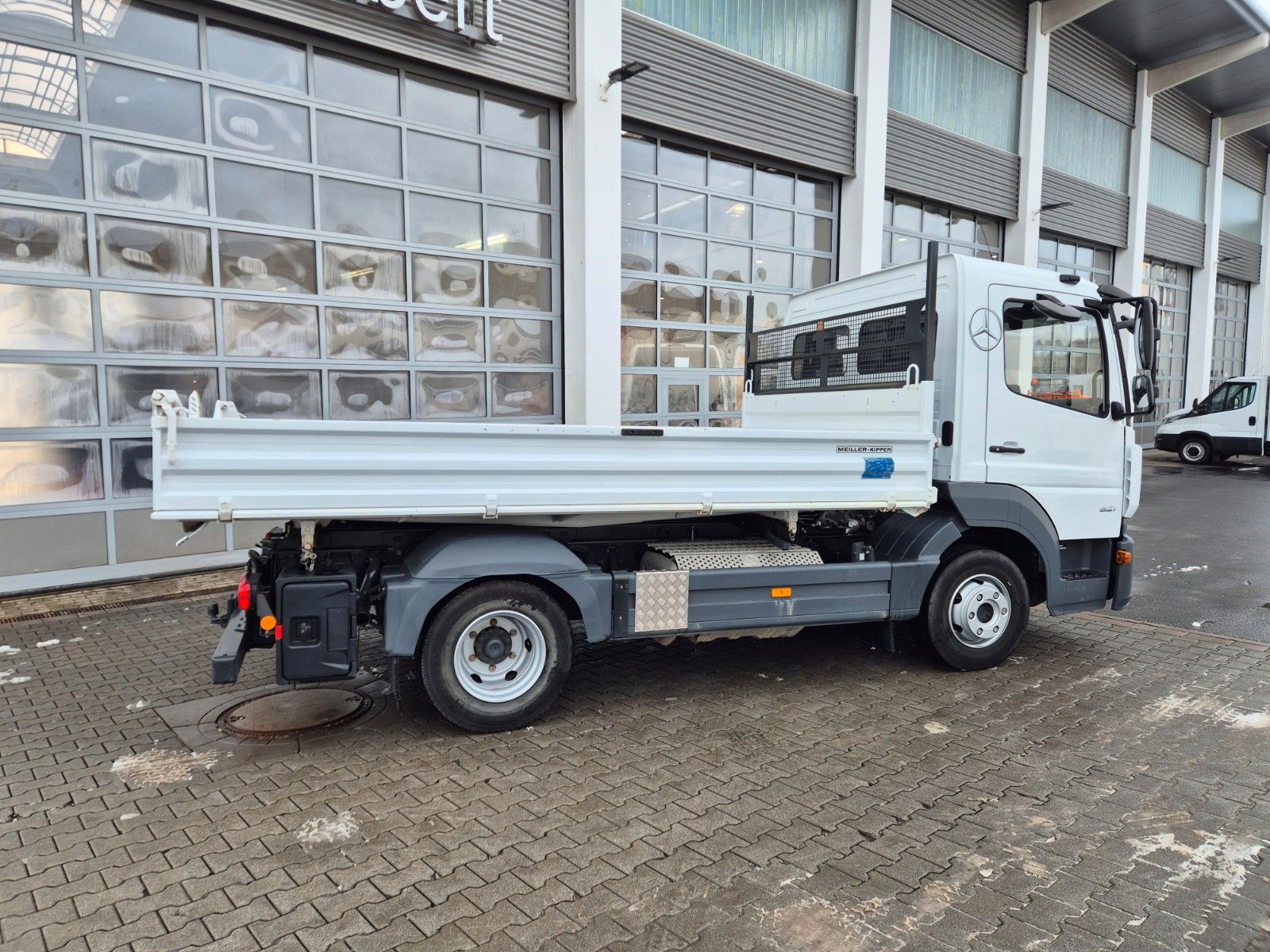 Fahrzeugabbildung Mercedes-Benz Atego 821 K 4x2 Meiller 2x AHK RUL Klima 3 Sitz