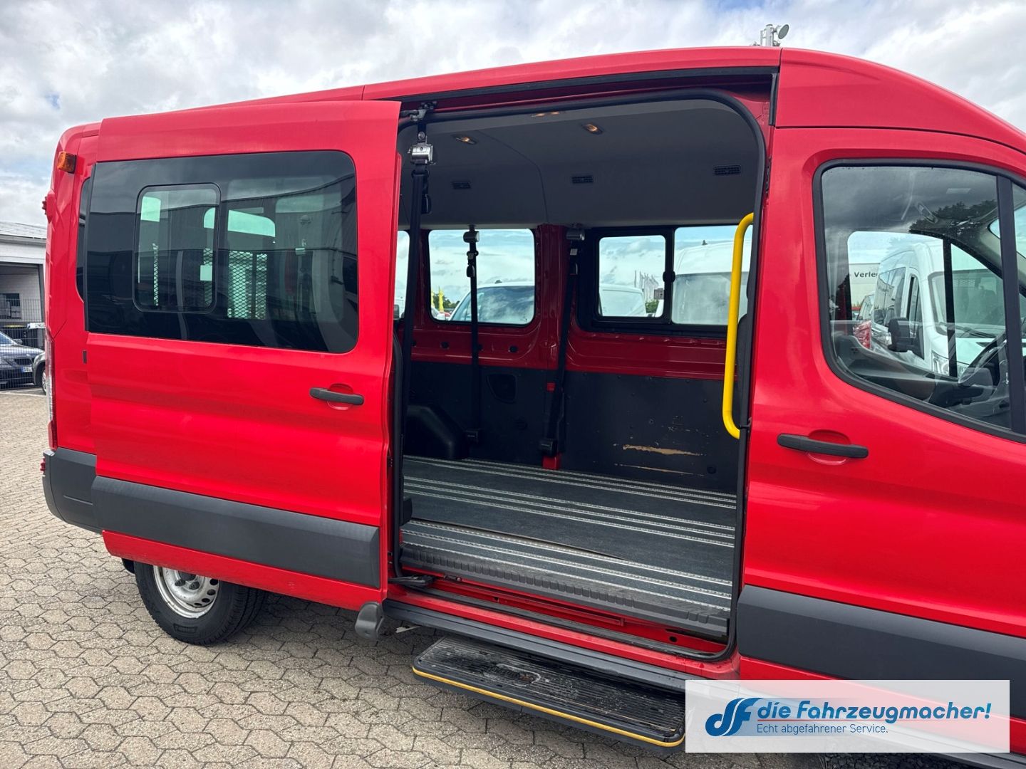 Fahrzeugabbildung Ford Transit Kombi 350 L3 Trend 2.2 TDCi *4371 *KLIMA