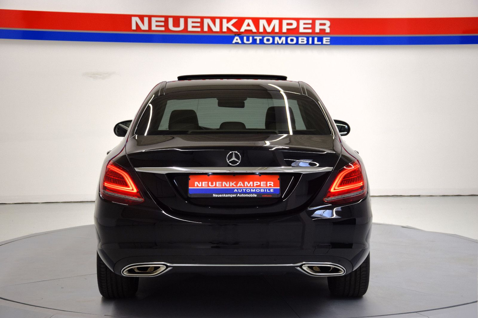 Fahrzeugabbildung Mercedes-Benz C400 4Matic Schiebed. Widescr. Burmest. Distron.