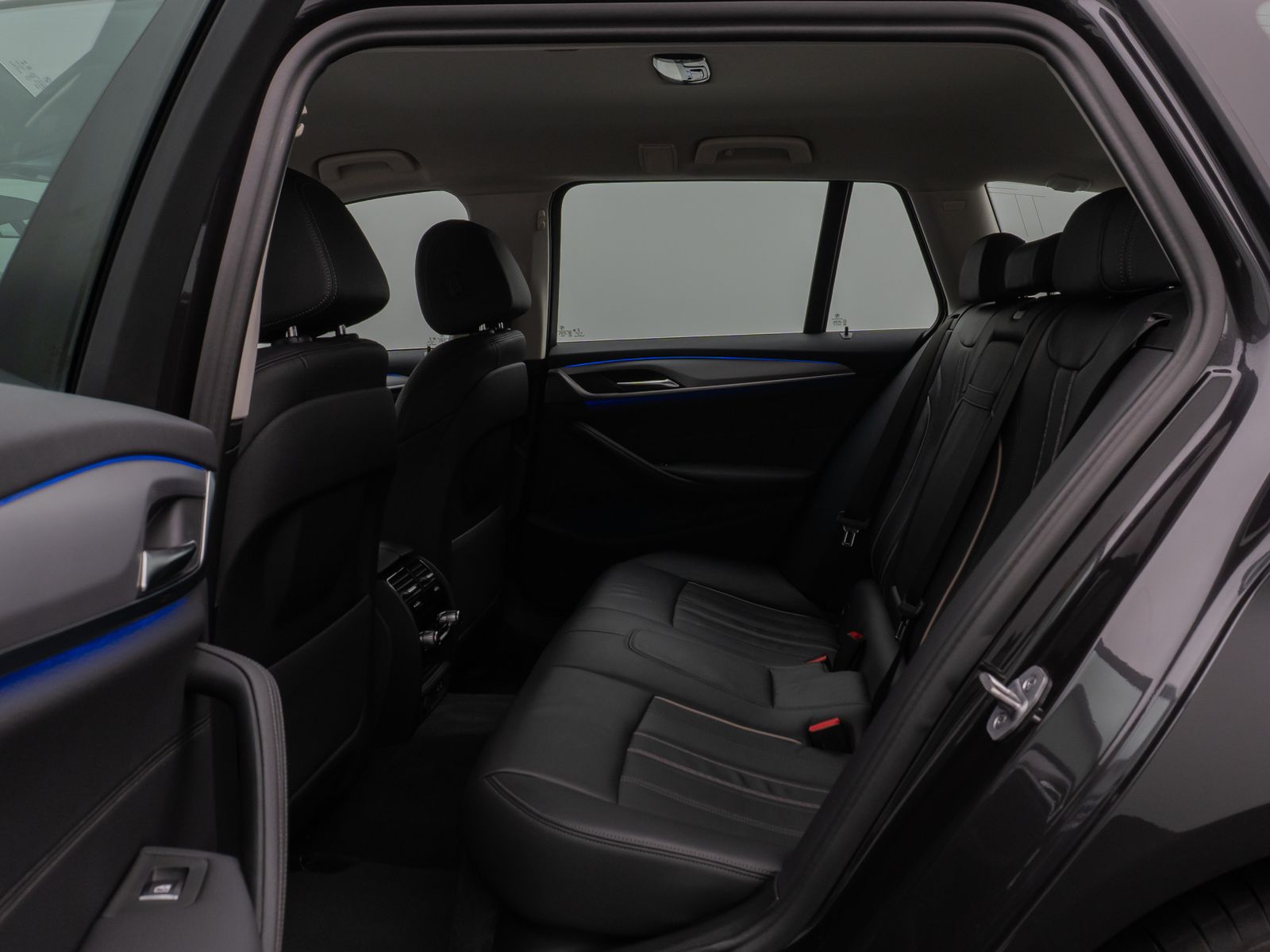 Fahrzeugabbildung BMW 520d Kamera DAB CockPitPro Alarm Sport Leder LED