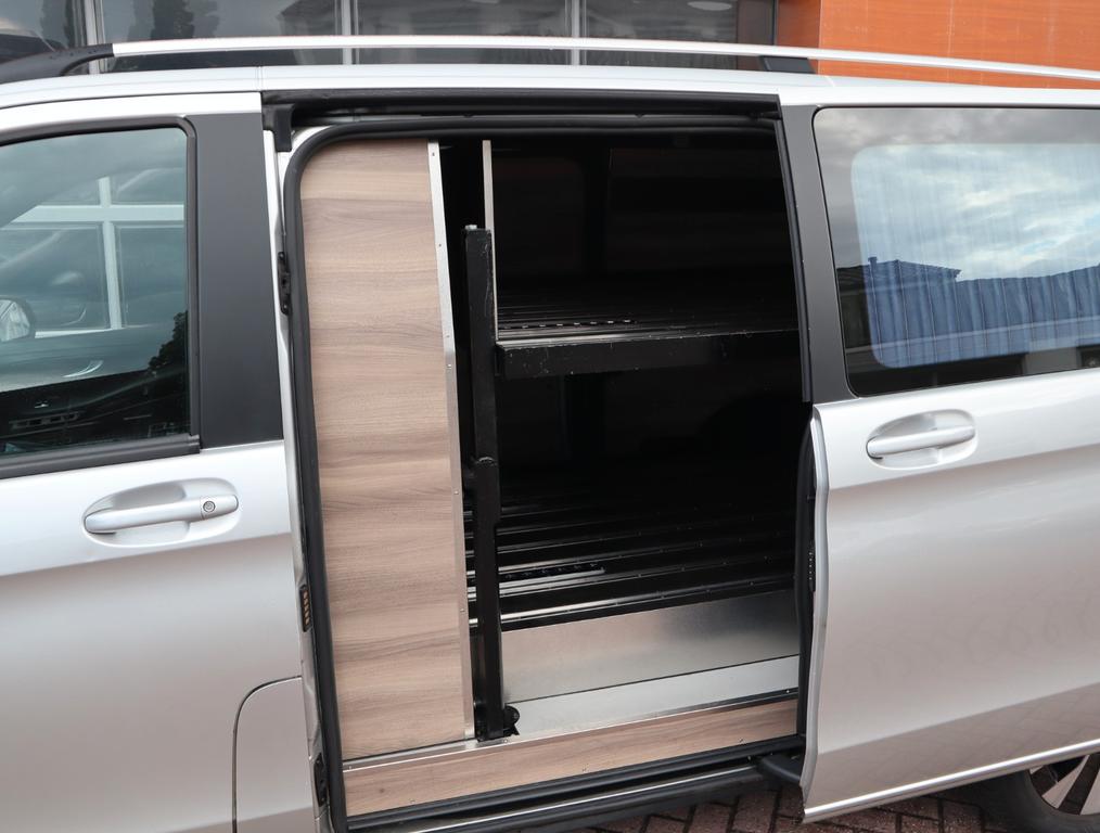 Mercedes-Benz V 220
