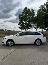 Opel Insignia A Sports Tourer Sport - Opel Insignia: Weiß, Sports Tourer