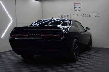Dodge Challenger - 11