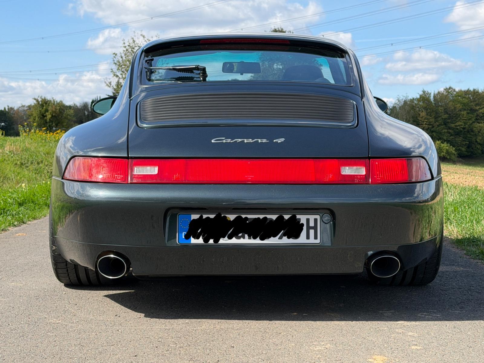 Porsche 993 Carrera 4 Coupé Aventuragrün H-Kennzeichen