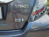 Toyota Yaris 1,5-l-VVT-i Hybrid CVT - - Toyota Yaris von privat