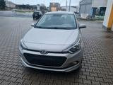 Hyundai i20 Go - Hyundai i20: Go