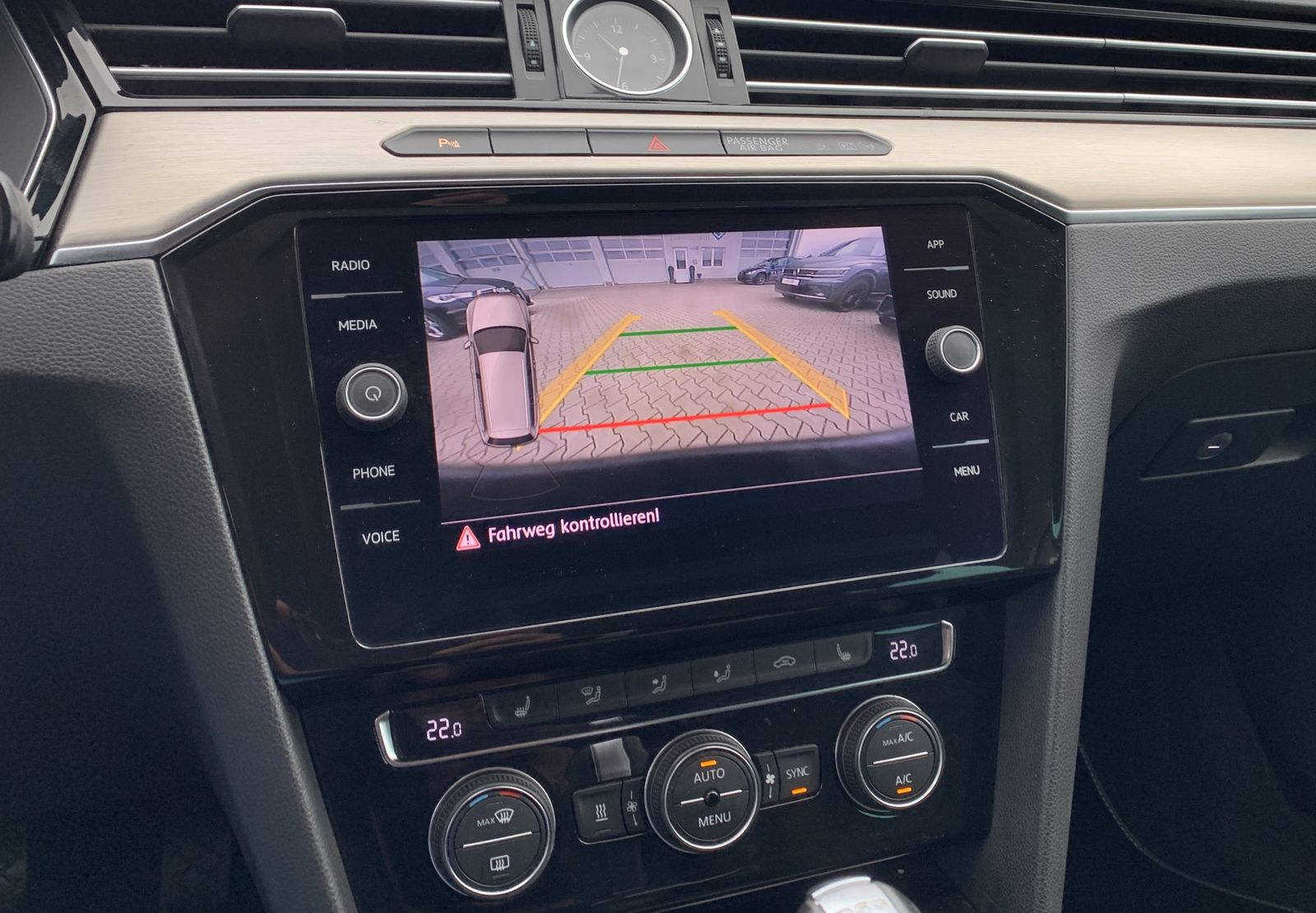 Fahrzeugabbildung Volkswagen Passat Variant 2.0 TDI*R-Line*STHZ*AHK*Alcantara