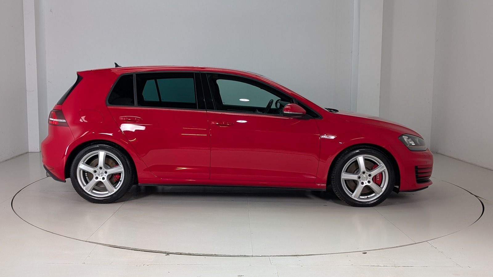 Fahrzeugabbildung Volkswagen Golf GTI 2.0 TSI * 1.Hand * Standheizung * PDC