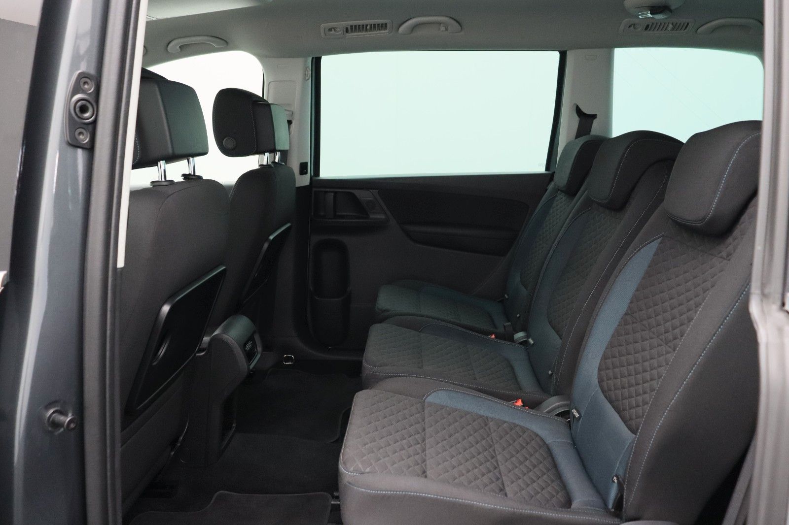 Fahrzeugabbildung Volkswagen Sharan 2.0 IQ.DRIVE ACC NAVI AHK R-Kamera